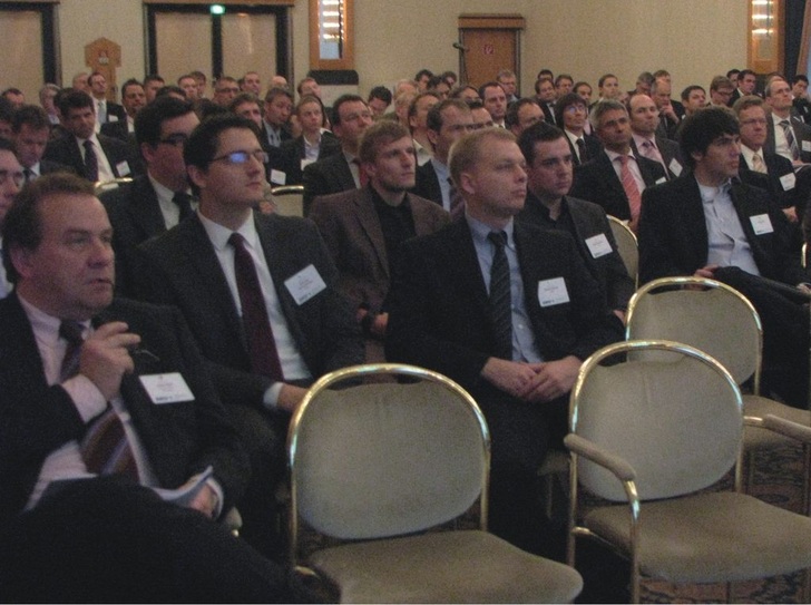 Die Teilnehmer in der AA III folgen gespannt den Ausführungen