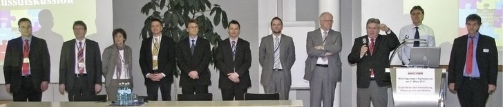 Die Referenten bei der Abschlussdiskussion (v. l.): Colling, Schäfer, Rust, Nick, v. Brandis, Kaiser, Eschmann, Kirsch, Wyzgal, Staudt und der Moderator Rainer Burger