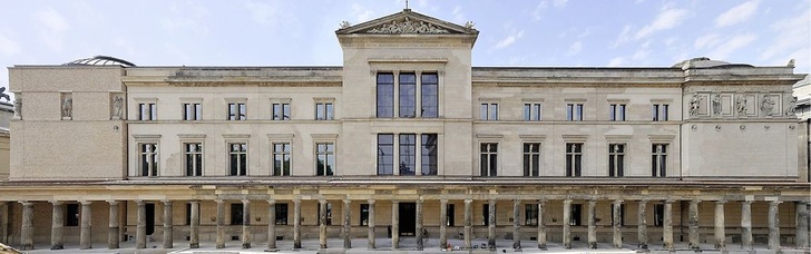 Nach rund elf Jahren Planung und Sanierung im Herbst 2009 wiedereröffnet: das Neue Museum in Berlin. - © Foto: Staatliche Museen zu Berlin
