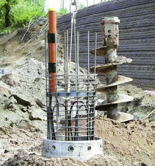 Erfolgreiche Erdbohrung: Sogar der 95 Meter hohe Wuxi Guolian Financial Tower in China mit seinen 117 000 m² Nettogeschossfläche wird mit umweltfreundlicher Erdwärme nach dem Enercret-Prinzip gekühlt bzw. beheizt.