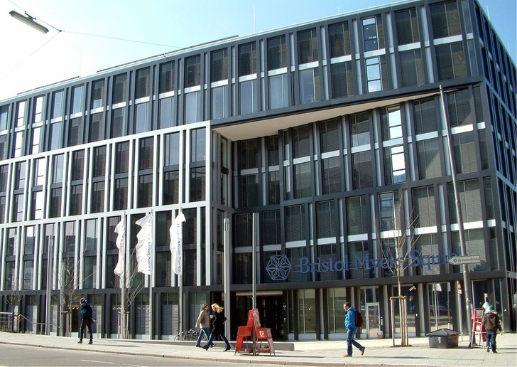 Der Bristol-Myers Squibb Neubau in der Münchener Innenstadt ist mit der DGNB Silbermedaille ausgezeichnet.