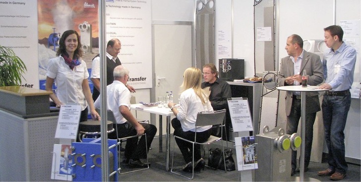 Am Stand von Schmidt- Bretten wurde man freundlich empfangen und es gab Kompetenz und Zeit für Fach­gespräche. Das war typisch für die WTT Expo.