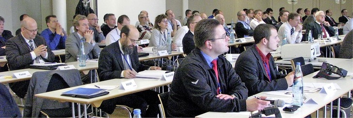 Die Teilnehmer des Symposiums verfolgten interessiert die Vorträge.