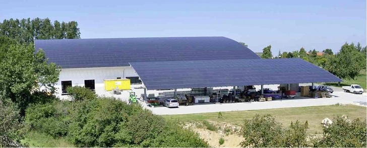 Das neu gebaute Firmen­domizil der Galaxy Energy GmbH erzeugt auf eine weltweit einzigartige Weise wesentlich mehr Energie, als es verbraucht.