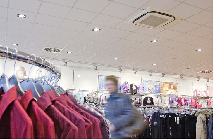 Ein vollautomatisches Regelkonzept für Shop-Klimatisierungssysteme reduziert Investitions- und Betriebskosten und vereinfacht dem Shop-Personal die Bedienung.