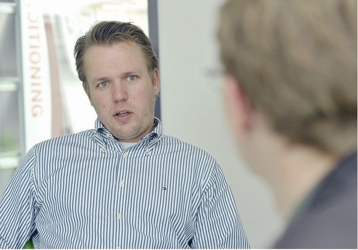 Björn Retzbach arbeitet in den Bereichen ­Auftragsbearbeitung, Terminplanung, Kalkulation und Abrechnung mit Taifun openBusiness.