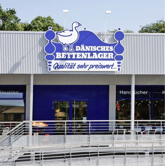 Der Betten- und ­Einrichtungsfachmarkt &bdquo;Dänisches Bettenlager&ldquo; rüstet seine Filialen europaweit auf energiesparendes modulares Klimakonzept um.