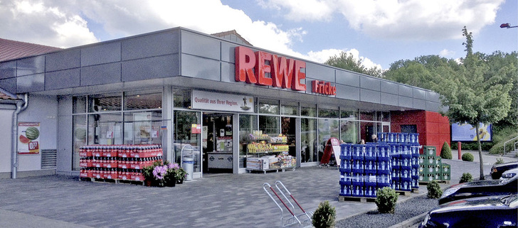 Dieser Rewe-Markt in Homberg (Ohm) erhielt eine neue energiesparende Kältetechnik. - © Meilbeck
