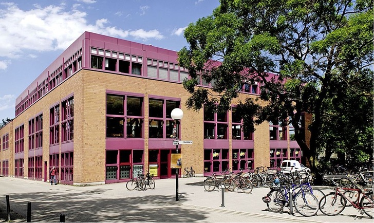 Mahlzeit! Rund 8 500 Mahlzeiten stellt die Mensa &bdquo;Am Adenauerring&ldquo; in Karlsruhe täglich her.