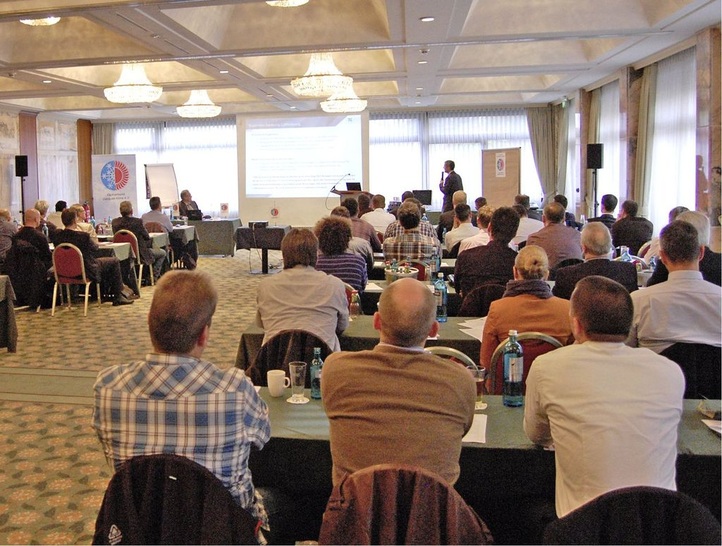 Rund 70 Teilnehmer fanden sich beim FGK-Kongress zum Thema &bdquo;Chancen der ener­ge­tischen Inspektion&ldquo; in Frankfurt ein. - © SI
