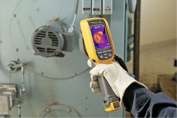 Wärmebildkameras eröffnen eine schnelle Möglichkeit, Geräte nach besonders heißen oder kalten Stellen abzusuchen.
