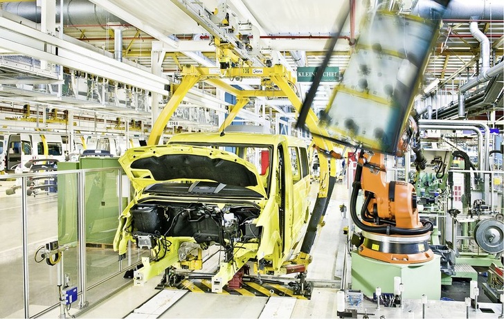 Blick in die Produktion - © Mercedes-Benz
