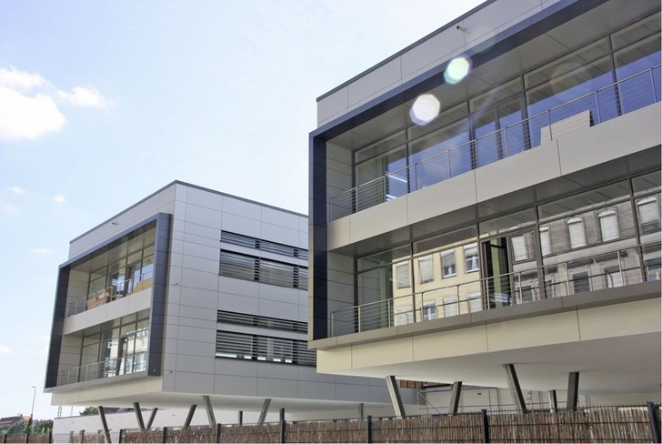 Mit besonderem Augenmerk auf Energie- und Ressourceneffizienz entstand in Fürth ein neues Bürogebäude der iba AG.