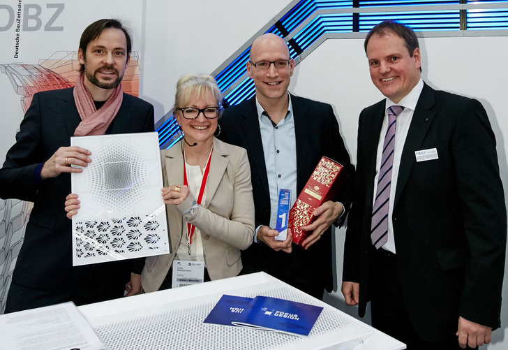 (v.l.) Prof. Tobias Walliser (Lava). Corinna Kretschmar-Joehnk (Joi-Design), Prof. Holger Hoffmann (one fine day), Prof. Dr. Dirk Mueller (Trox)