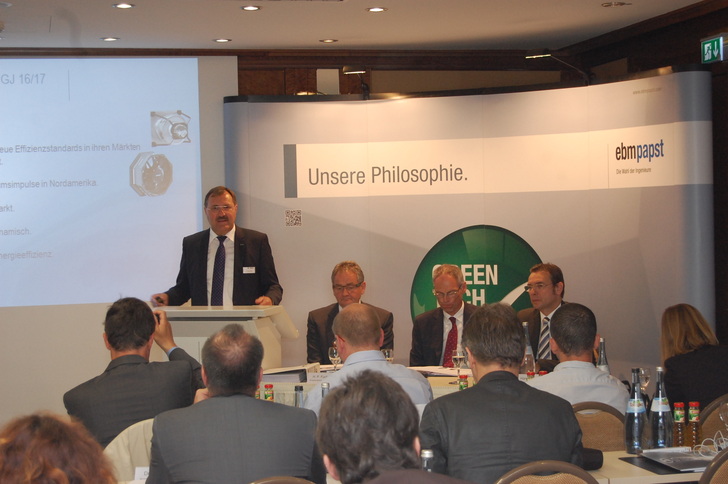 Die ebm-papst Gruppengeschäftsführer präsentierten am 6. Juni 2016 in Stuttgart die erfolgreiche Bilanz des Geschäftsjahres 2015/16. (Bild: SI)