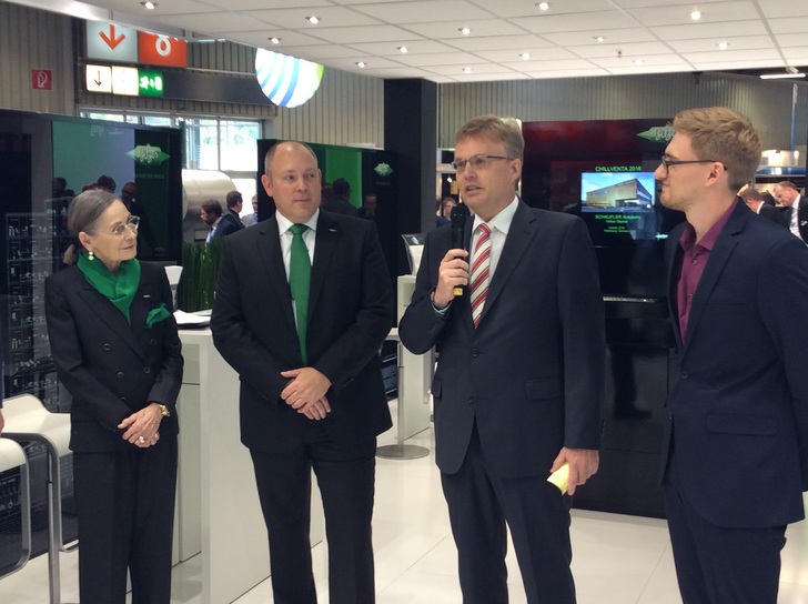 Im Bild (v.l.): Christiane Schaufler-Münch, Rainer Große-Kracht, Prof. Dr. Michael Arnemann und Tobias Wurz.
