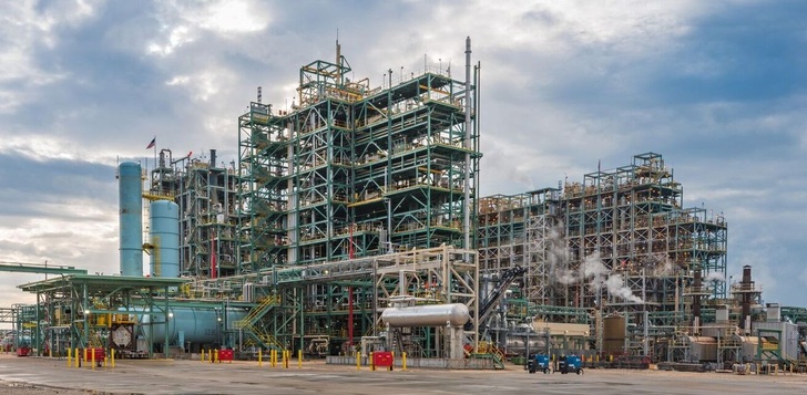 Weltweit größtes Werk für Kfz-Kältemittel eröffnet