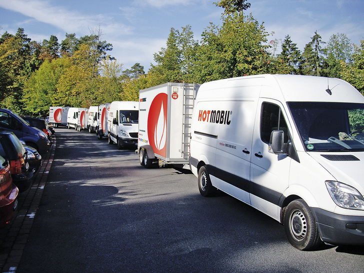 Zum Start in die Heizsaison stehen bei Hotmobil weitere 35 mobile Energiezentralen im Mietpark zur Verfügung.