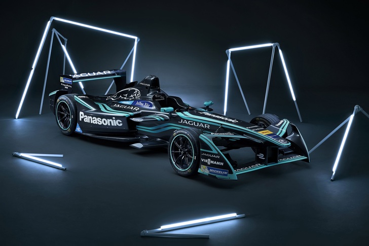 Mit dem Viessmann Schriftzug auf dem Jaguar will der Hersteller das Profil seiner Marke weiter schärfen und seinen Produkten eine neue Plattform geben.