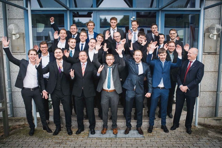 Die 24 Bachelors of Science des ESaK-Absolventenjahrgangs 2017.