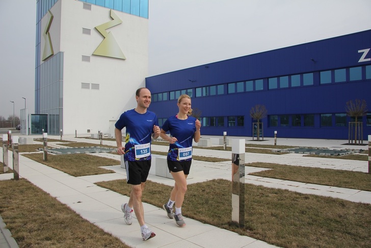 Der Laufspaß steht im Vordergrund, wenn die Sportler am 10. Juni beim Company Trail durch Firmen im Gewerbepark Hohenlohe laufen. Aber auch für Nicht-Läufer und Kinder wird im Start-/Zielbereich etwas geboten sein.