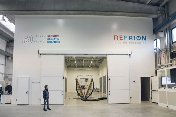 Europaweit größte Klimakammer für Tests an Dry Coolern.