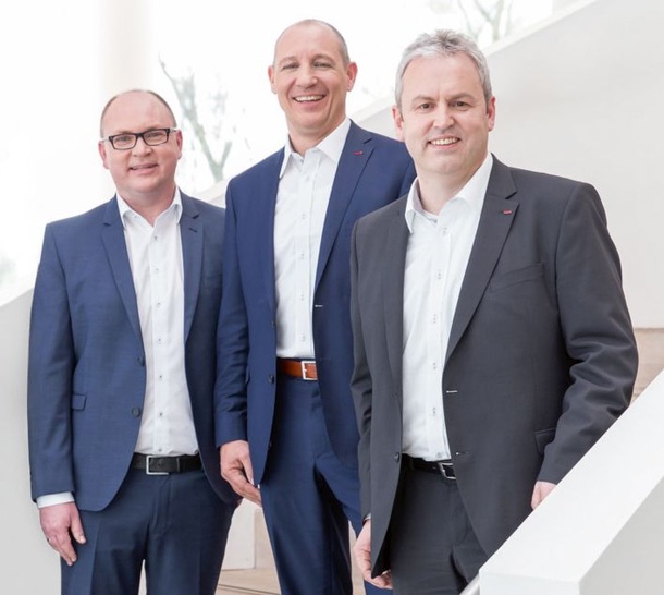 v.l.n.r.: Sie nehmen nun Führungspositionen bei der AL-KO Kober SE ein (v.l.n.r.): Dr. Wolfgang Hergeth (COO), Stefan Kober (Aufsichtsratsvorsitzender), Peter Kaltenstadler (CEO).
