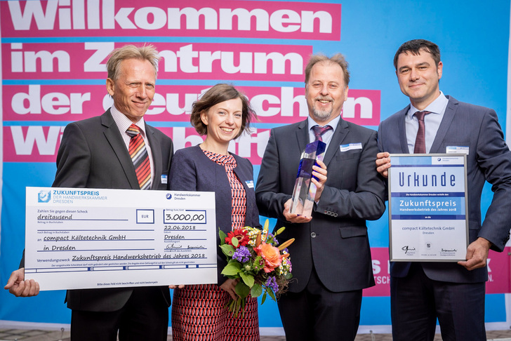 Übergabe des Zukunfspreises 2018 an compact Kältetechnik.