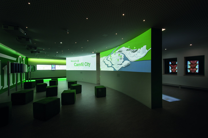 Im Experience Center erleben Besucher die digitale Welt der Luftfiltration. - © Camfil
