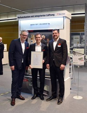 Die Repräsentanten von Beck+Heun nach der Preisverleihung im Rahmen des „Bayerischen Abends“ (v.l.n.r.): Matthias Gangeler (Vertriebsleiter Deutschland), Philipp Beck (Geschäftsführer) und Dipl.-Ing. Jochen Faller (Verkaufsleiter AIRFOX-Lüftungssysteme).
