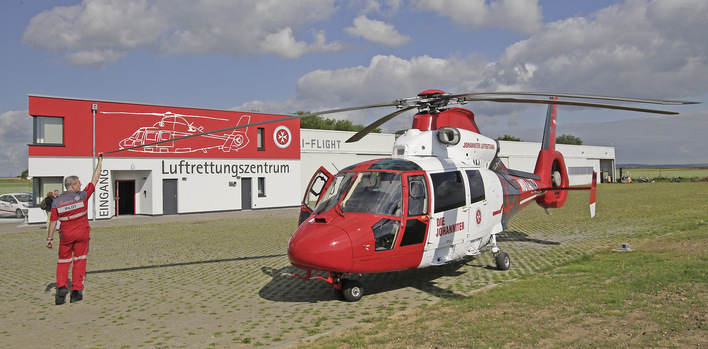 Mit einem 1700 PS starken Intensivtransporthubschrauber des Typs Eurocopter AS 365 N 3 fliegen die Johanniter aus Reichelsheim ihre deutschlandweiten Einsätze.