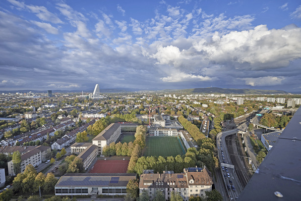 Überall sind Schwebestoffe unterwegs, die sich negativ auf die Innenraumluftqualität auswirken.