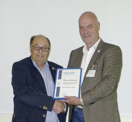 BIV: Goldene Ehrennadel für LIM Reiner Bertuleit