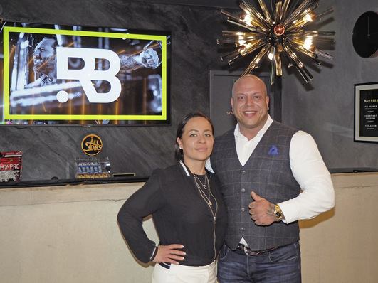 Die beiden Gründer und Geschäftsführer des Fitnessstudios ‚Rumble Bumble‘ Steph﻿anie und Christian Weber﻿