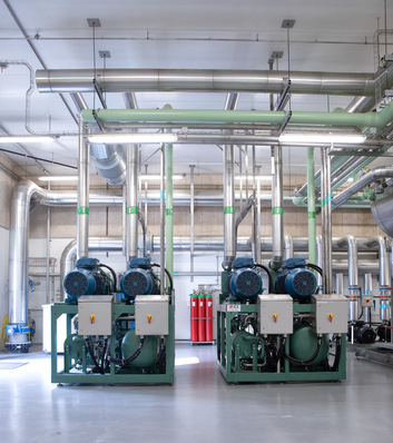 ICS hat bei einem der größten Nahrungsmittelunternehmen Dänemarks zwei ACPs von Bitzer für die Erzeugung von Eiswasser installiert.