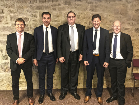 Neuer und alter Vorstand des Herstellerverbandes Raumlufttechnische Geräte e.V. (v.l.): Günther Mertz, Geschäftsführer, der wiedergewählte stellvertretende Vorsitzende Christian Weger, der neue Vorsitzende Andreas von Thun, der stellvertretende Vorsitzende Udo Ranner, der bisherige Vorsitzende Frank Ernst