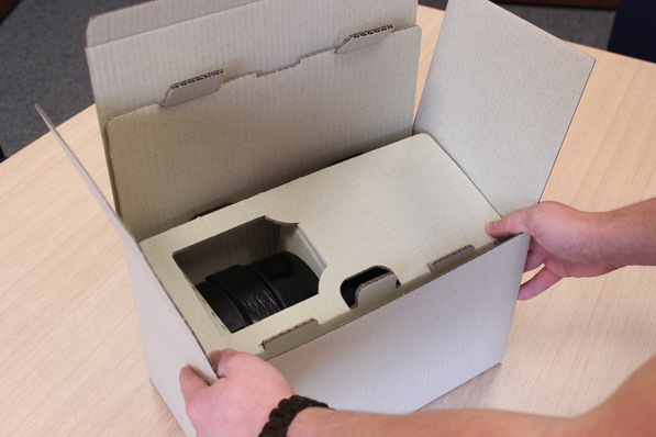 Die Wärmespeicher und Ventilatoren von Inventer werden ab sofort in einem recycelbaren Graskarton geliefert. 