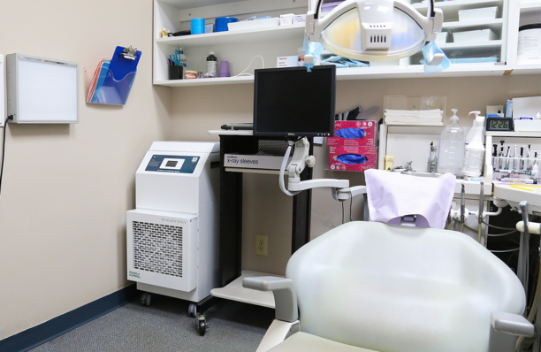 In rekordverdächtig kurzer Zeit entwickelten Tri-Dim und ebm-papst gemeinsam das portable Tri-Kleen 500UV Unterdruck-Luftfiltersystem.