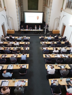 Knapp 70 Teilnehmer folgten der Mitgliederversammlung 2020 des VDKF.