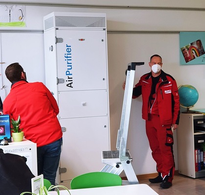 ebm-papst und Sauter Heizungstechnik installieren Luftreiniger und Sensoren zur digitalisierten Luftqualitätsmessung in der Johann-Friedrich-Mayer-Schule in Kupferzell.