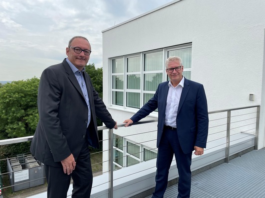 Thomas Behr, Eckelmann (l), Bernhard Tillmanns, Phoenix Contact (r)