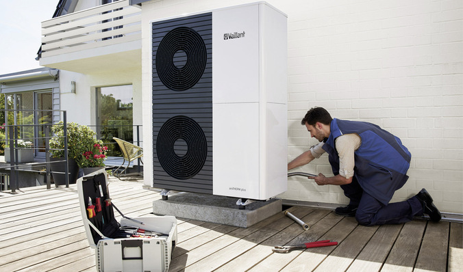 Die Nachfrage nach Wärmepumpen ist stark gestiegen. Aber immer noch zu wenig Fachhandwerker installieren diese Technik.