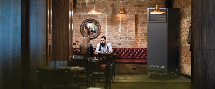 Hygienische Luft in Hotels, Bars und Restaurants: Der Luftreiniger inaktiviert bis zu 99,9 Prozent der Corona-Viren.