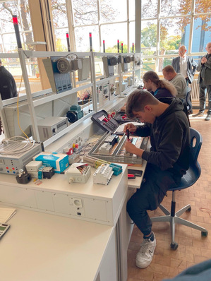 Aufbau einer Stern/Dreieck-Schaltung