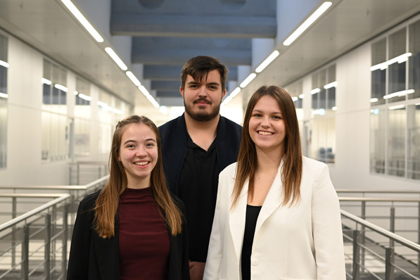 Das ebm-papst Organisationskernteam, Kim Ziegler, Maximilian Chrzan, Melanie Bildhoff (v.l.n.r)