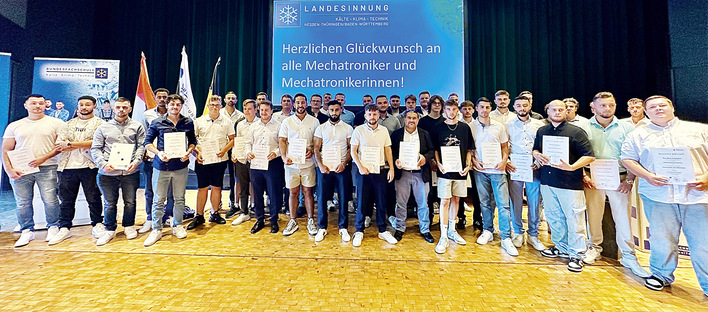 53 Mechatroniker für Kälte­technik wurden am 7. September in Maintal freigesprochen