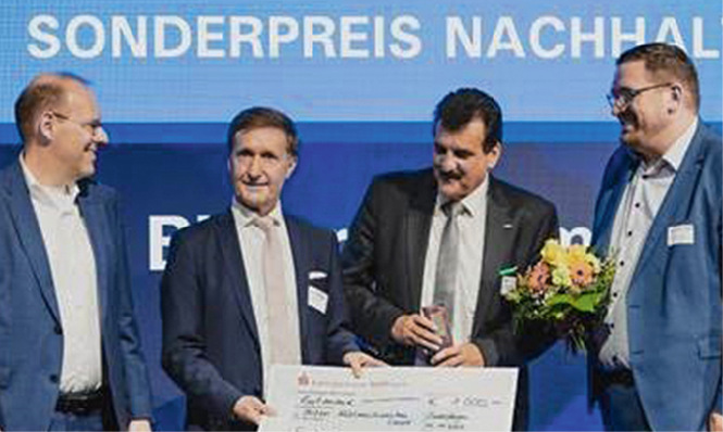 v.l.: Dr. Bernd Vöhringer, OB Sindelfingen, Markus Linha, Kreissparkasse Böblingen, Christian Wehrle, CEO Bitzer sowie Felix Rapp, Geschäftsführer der Wirtschaftsförderung Sindelfingen