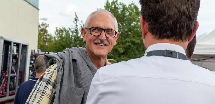 Rolf Schmidt hier auf dem Hof bei TeKo