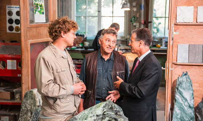 Noch nie waren die Chancen so gut einen Handwerksbetrieb zu übernehmen: Mindestens 125.000 Handwerksbetriebe suchen bundesweit in den nächsten Jahren einen Nachfolger.