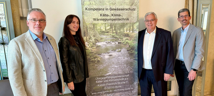 v.l.n.r.: Olaf Baus (stellv. ÜWG-Vorsitzender), Melina Braun (Assistentin der ÜWG-Geschäftsführung), Karl-Heinz Thielmann (ÜWG-Geschäftsführer), Thomas Kleinehr (ÜWG-Vorsitzender)
